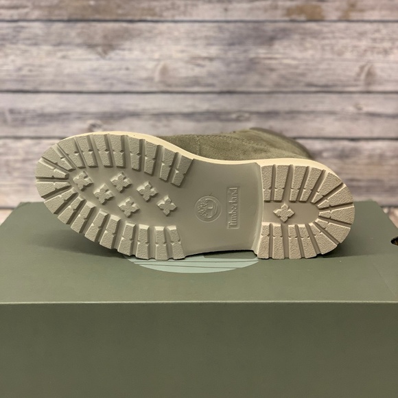 Timberland Women's 6 Inch Boots - Picture 4 of 7